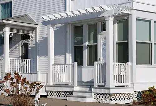 Vinyl-Fencing.ca photo 3